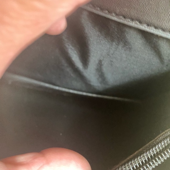 NWOT CLAUDIA G BETTY BLACK SHOULDER BAG WITH CAMERA STRAP - Picture 8 of 10